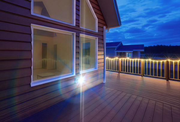 Сверхъяркие вспышки делают отпугиватель Град А-1000 ПРО ОПТИК чрезвычайно эффективным