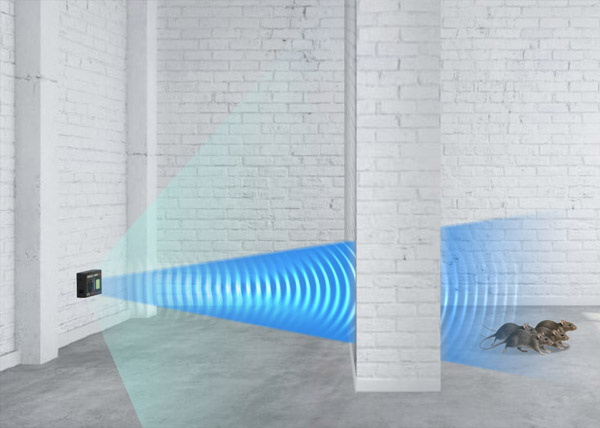 В режиме максимальной мощности отпугиватель Град А-1000 ПРО ОПТИК действует даже на вредителей, живущих в стенах или за ними 